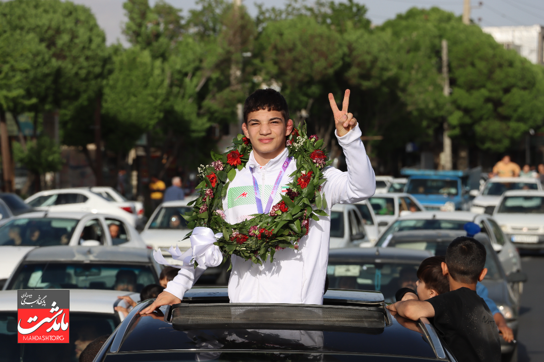مراسم استقبال از قهرمان جهانی کشتی در ماهدشت برگزار شد