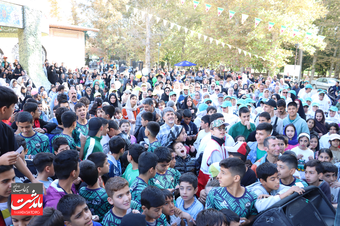 همایش بزرگ پیاده‌روی خانوادگی ماهدشت به مناسبت هفته تربیت‌بدنی برگزار شد