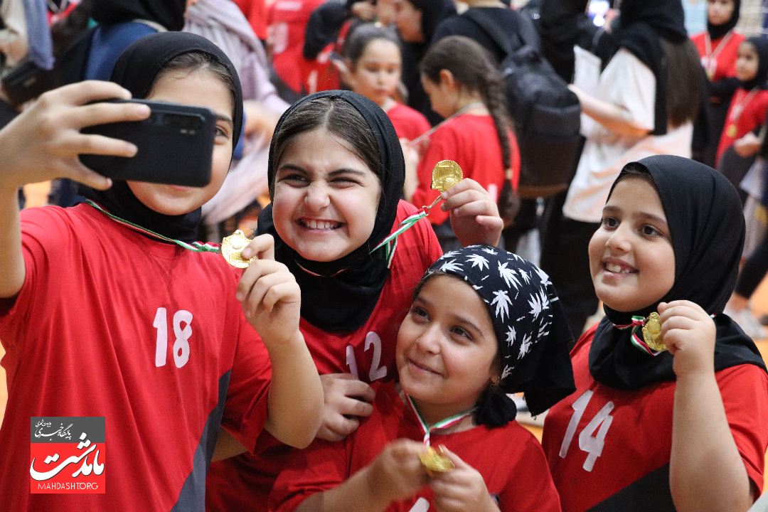 فستیوال مینی‌والیبال دختران در ماهدشت با حضور ۲۷۰ ورزشکار برگزار شد